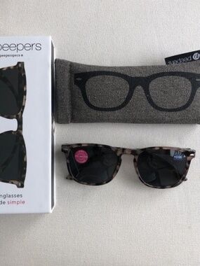 New in Box Gray Tortoise Peepers‎ Simply Sunglasses with case
